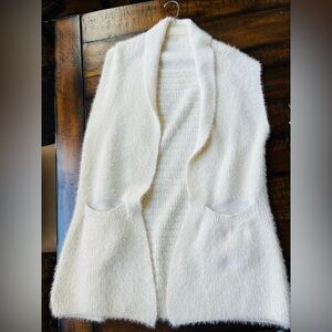 Francesca’s White Knit Vest, One size